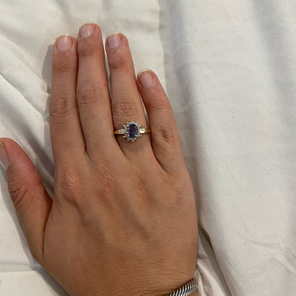 14k yellow gold Sapphire and diamond ring size 7 - Picture 2 of 6